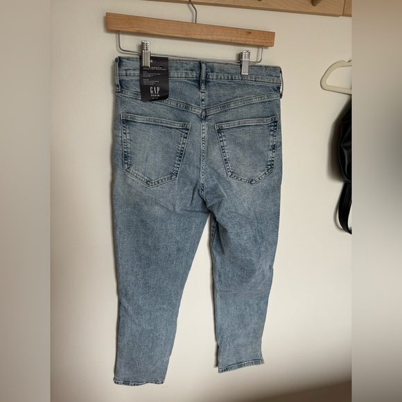 BNWT GAP Women’s Jeans - Picture 2 of 4